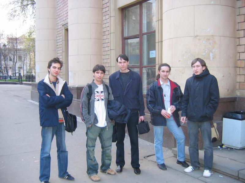 post-8218-1177468233_thumb.jpg